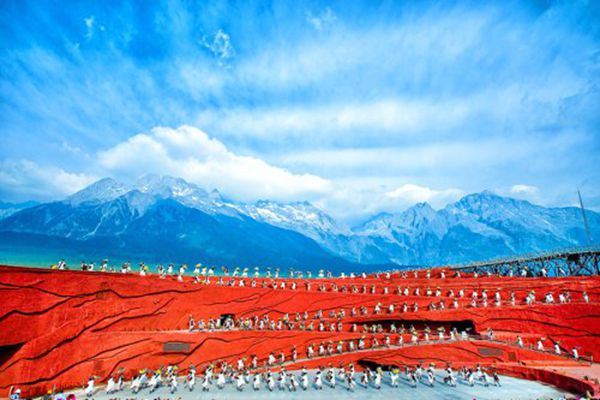 漫遊麗江・大理・瀘沽湖旅拍８日-玉龍雪山、湖景圍爐煮茶